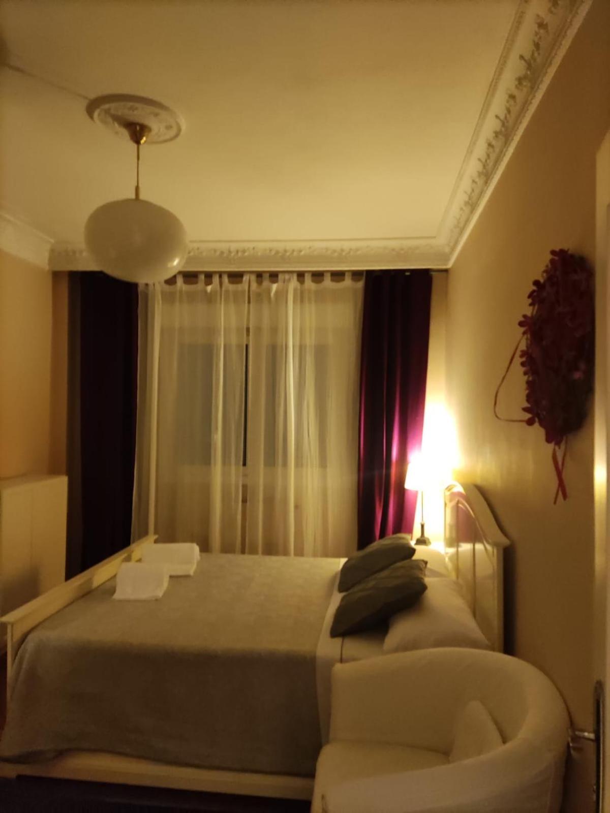 Habitacion En Vivienda Gran Via Bilbao Bilik gambar