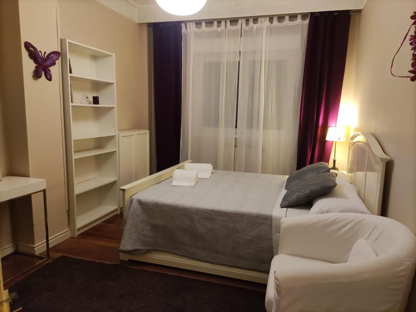 Habitacion En Vivienda Gran Via Bilbao Bilik gambar